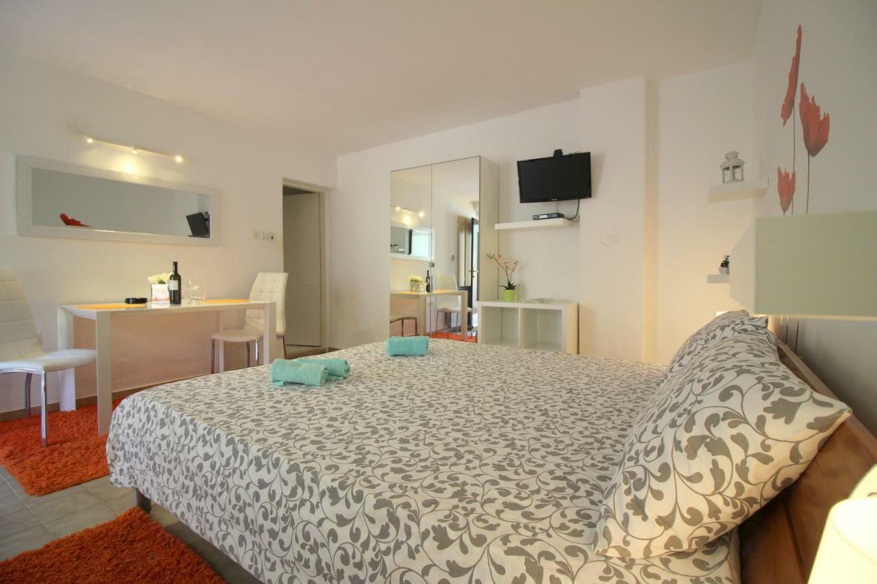 פורץ Apartments Sabina מראה חיצוני תמונה