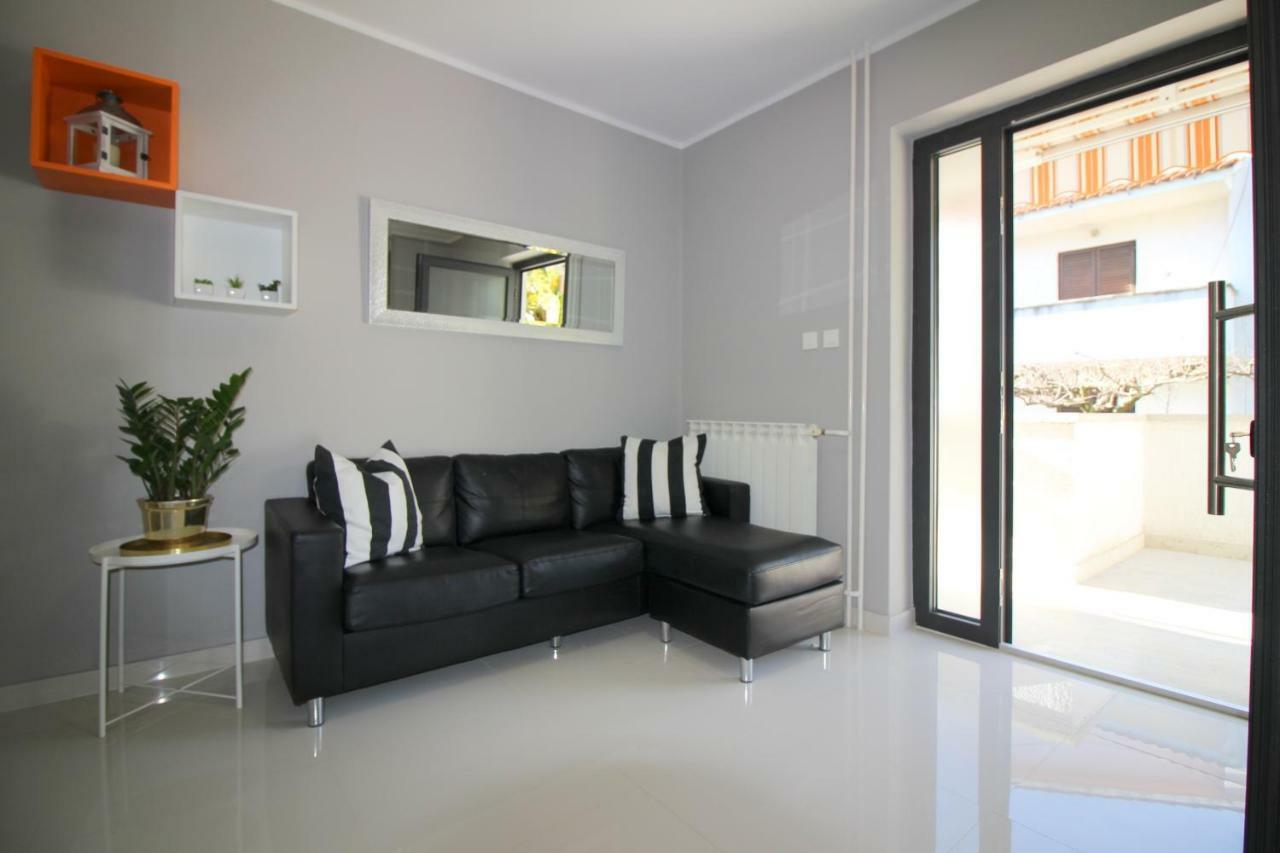 פורץ Apartments Sabina מראה חיצוני תמונה