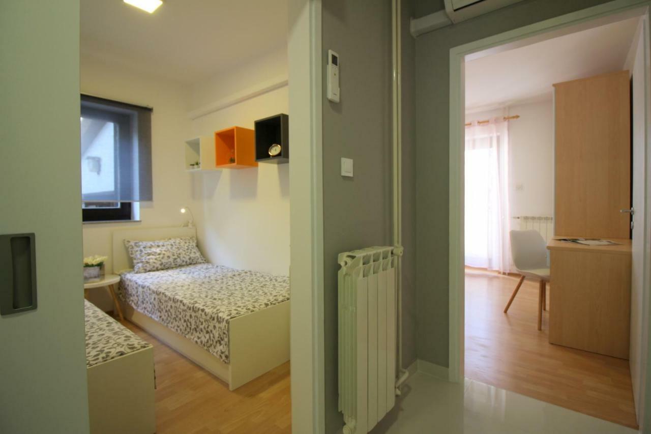 פורץ Apartments Sabina מראה חיצוני תמונה